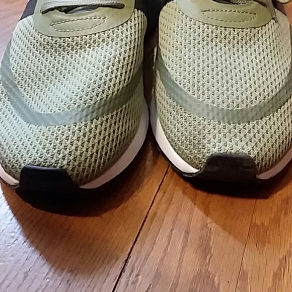 Mens Adidas sneakers - Picture 3 of 9